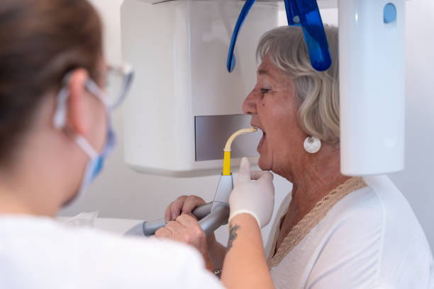Best Emergency Dental Extractions in Holiday Shores, IL