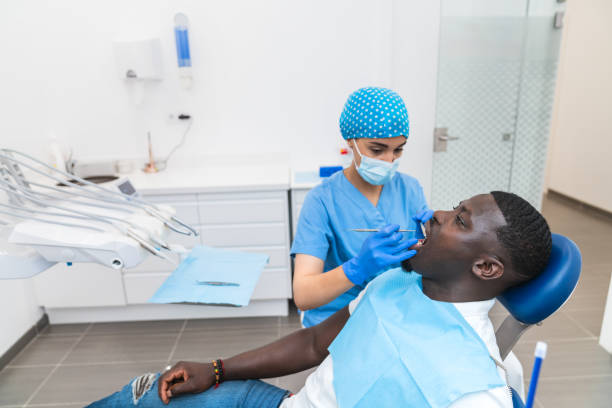 Best Holiday Emergency Dentist in Holiday Shores, IL